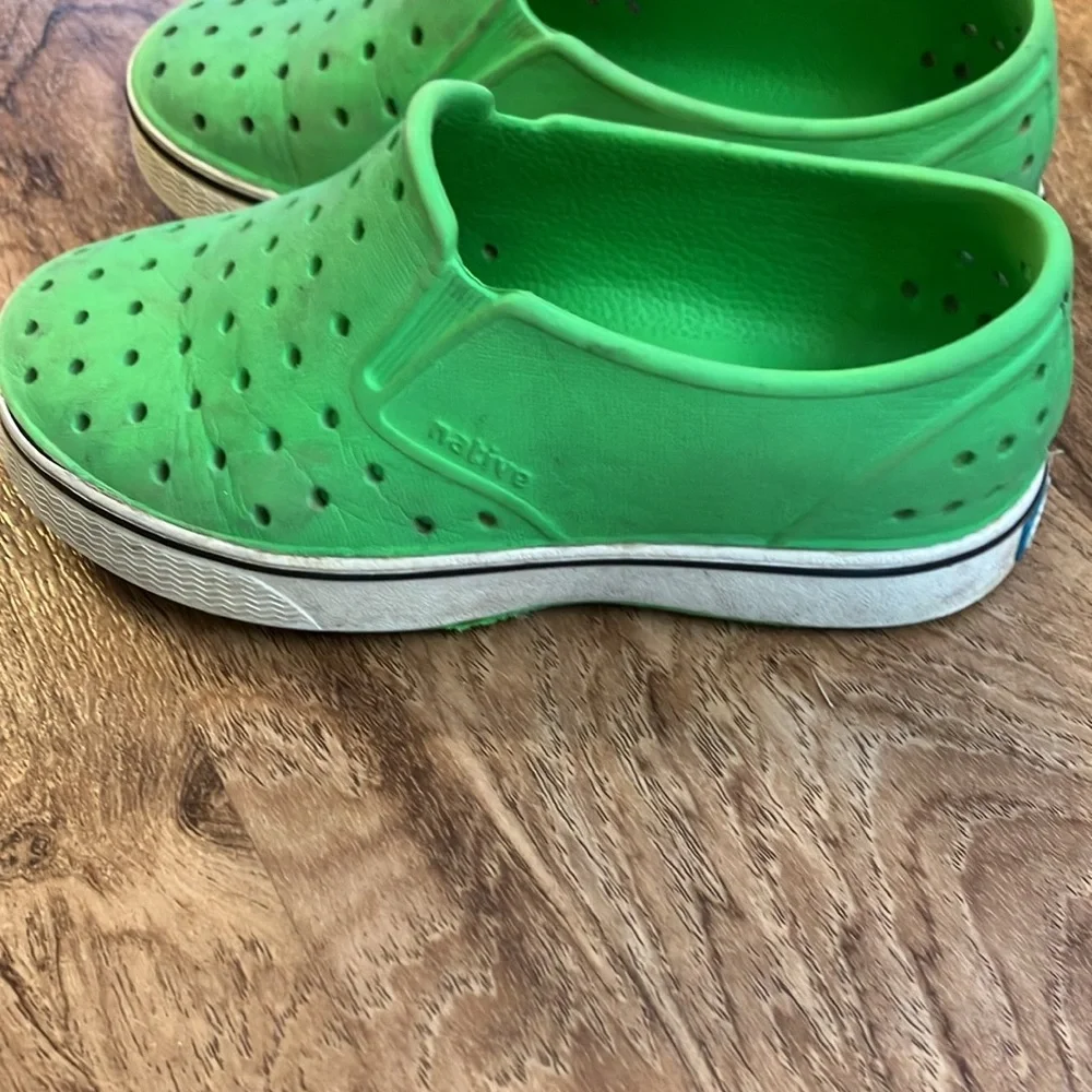 Native shoes toddler 11 lime green rubber slip on